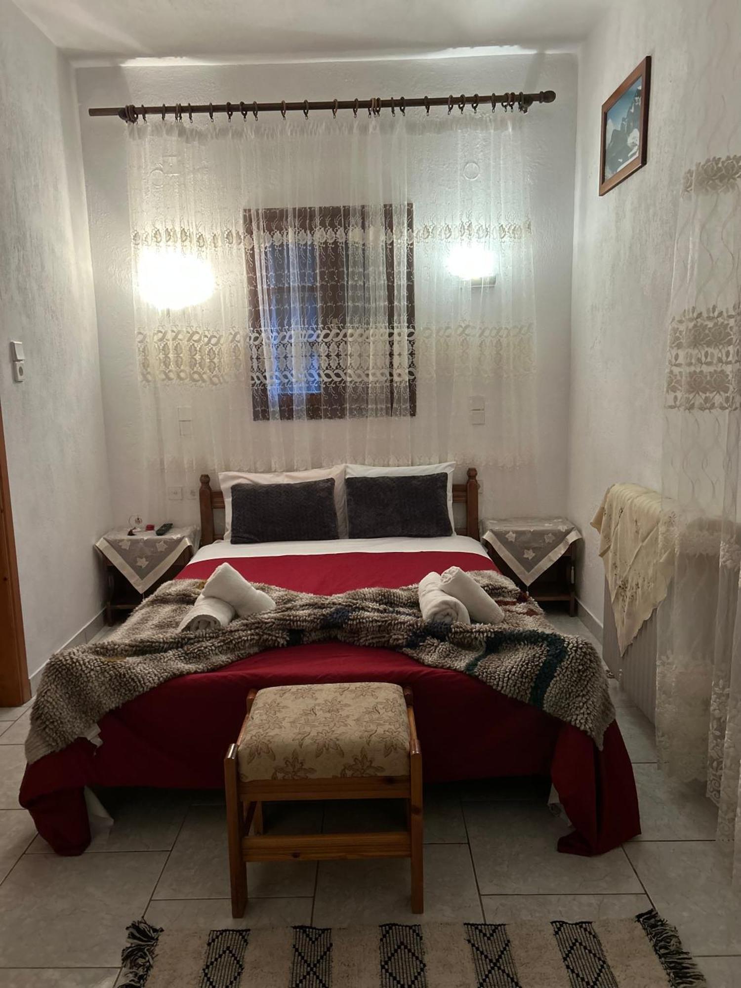 Karpouzis Guesthouse Víkos Dış mekan fotoğraf